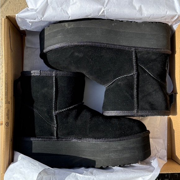 UGG mini platform boots in black size 6w - Picture 5 of 7